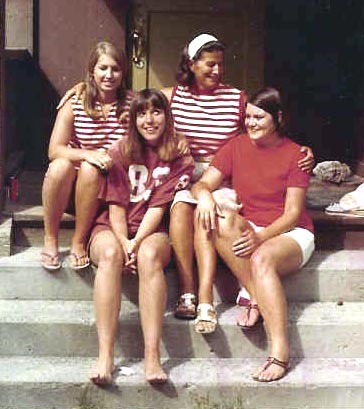 1971_-_Memories_-_4_girls.jpg
