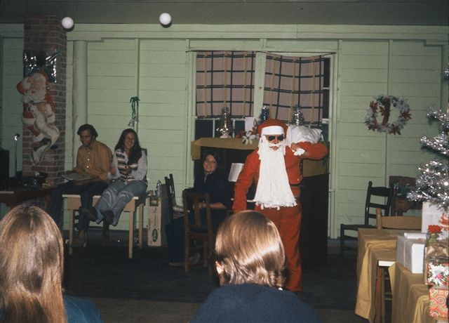 1971_-_More_Memories_-_Santa.jpg